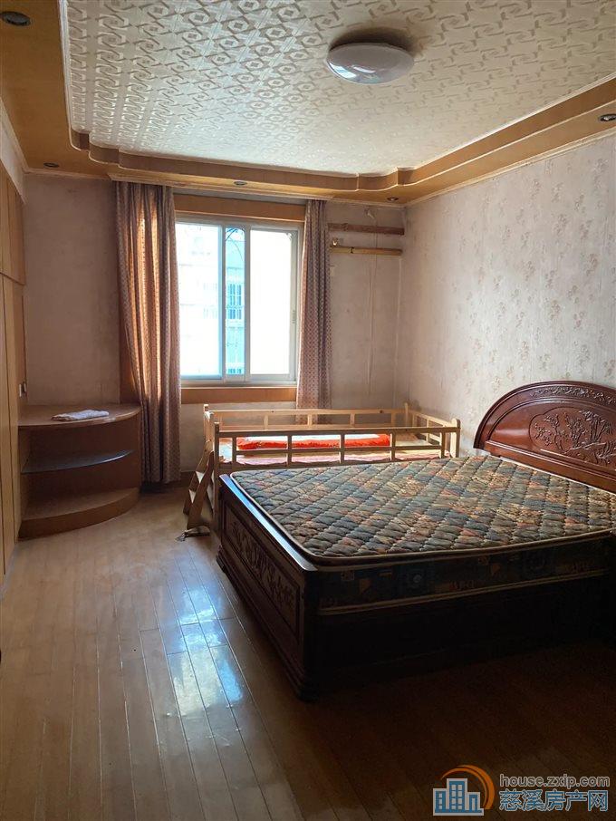 白云公寓 精装修 低楼层