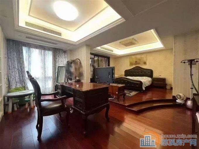 嘉景园房东自住婚房183平精装188万