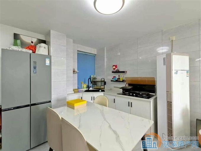 丽晶大厦边套62平好楼层精装南北通