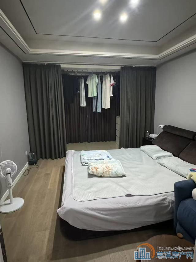 峙山庄园135平  带一个产权139，8