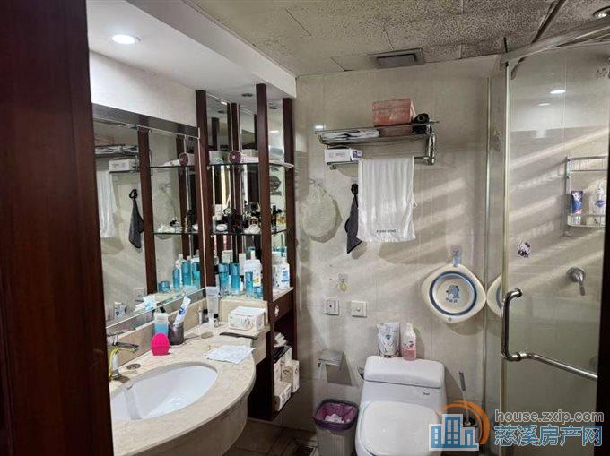 波斯曼朝南1000元，有洗衣机