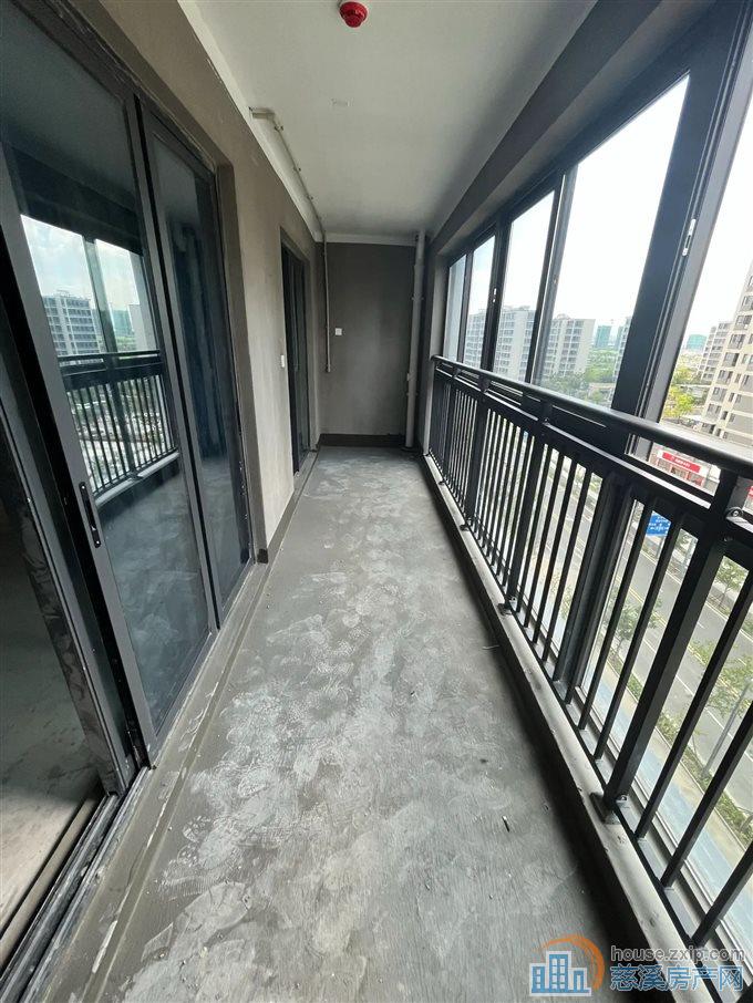 东越府112平188万带车位 黄金楼层