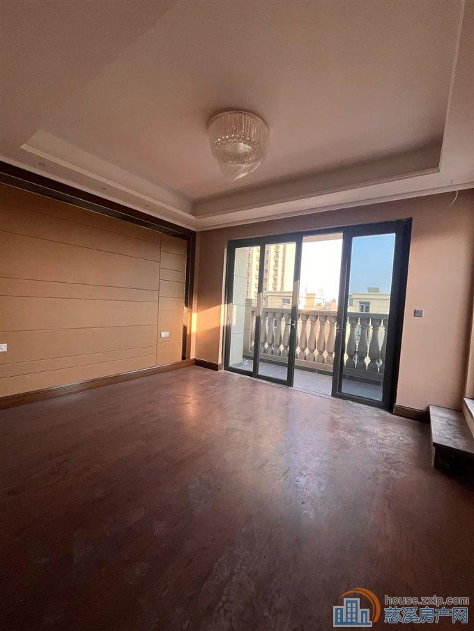 顶复洋房恒大河悦府175平方185万