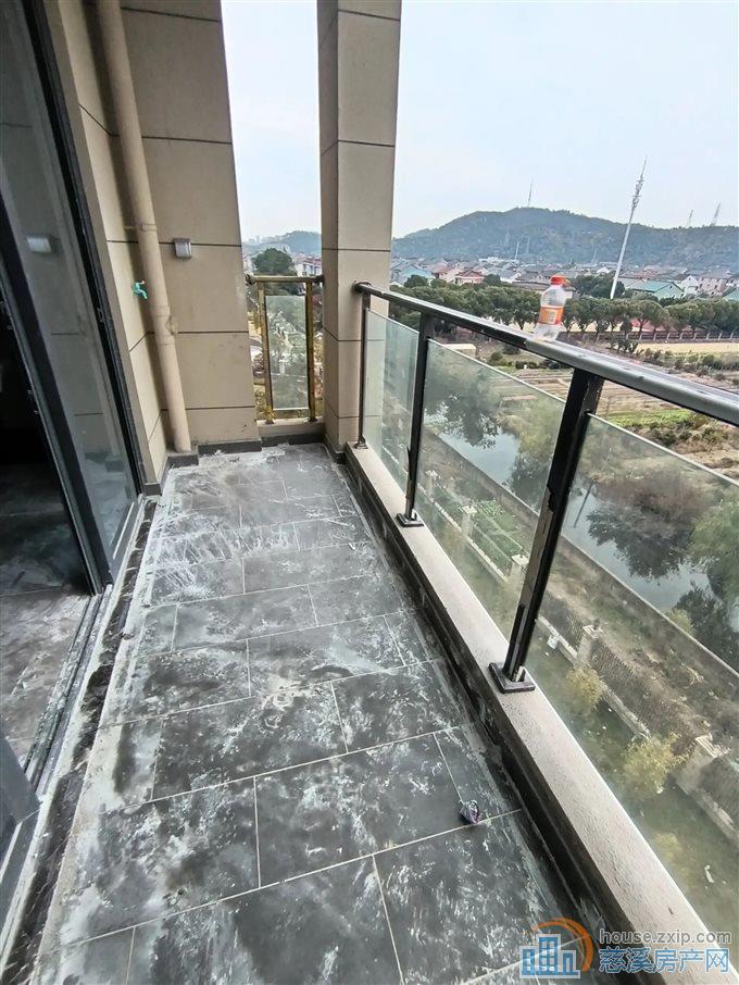 洋房恒大河悦府127平方130万