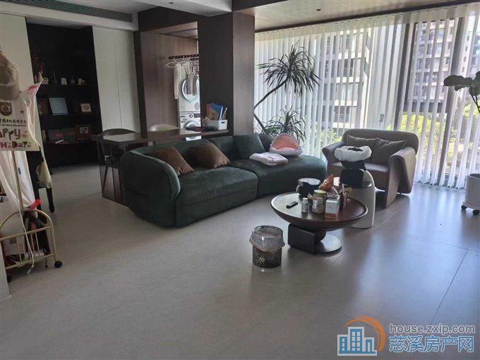 卓越湖樾云著143平精装修如图285万