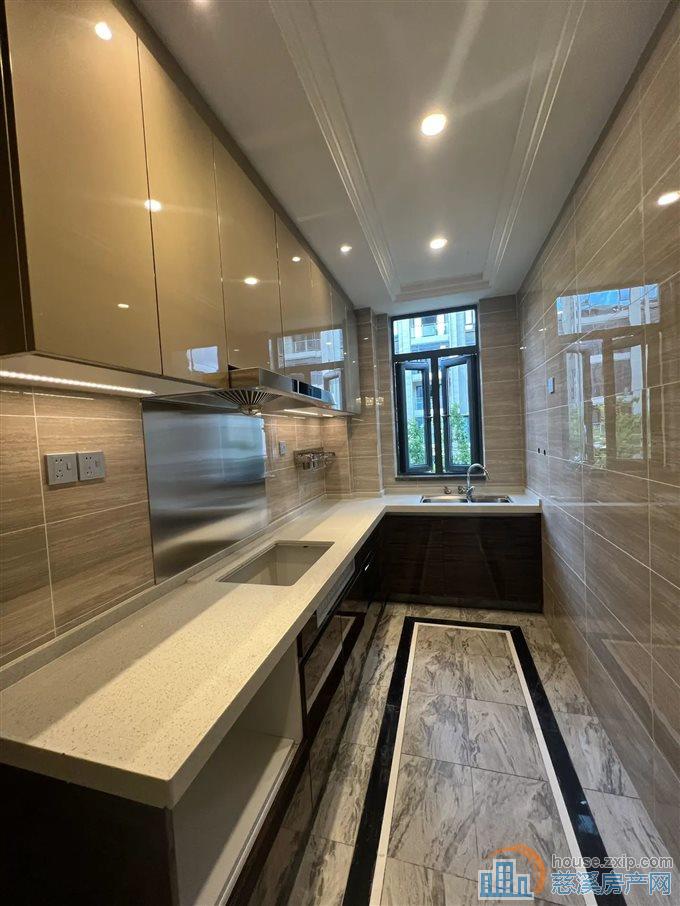 恒大河悦府 精装未住过 中庭位置 带露台