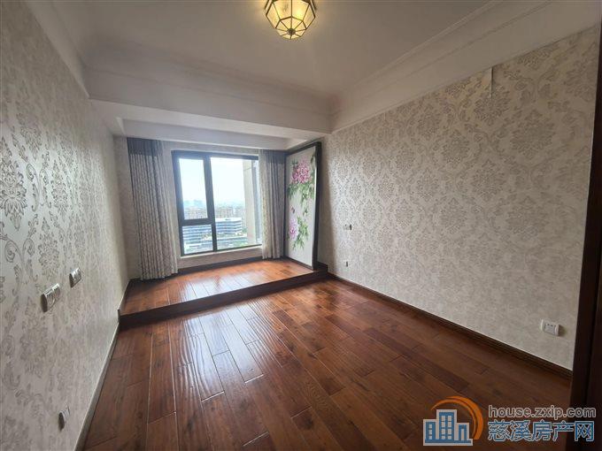 捡漏 金地鸿悦 精装修一线河景房东边套