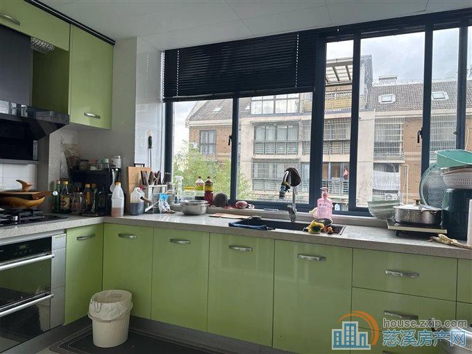 急卖 天和家园136平方128万带车位