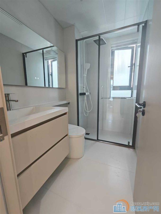 紫阙台三室两厅两卫全新精装带地暖直接钥匙