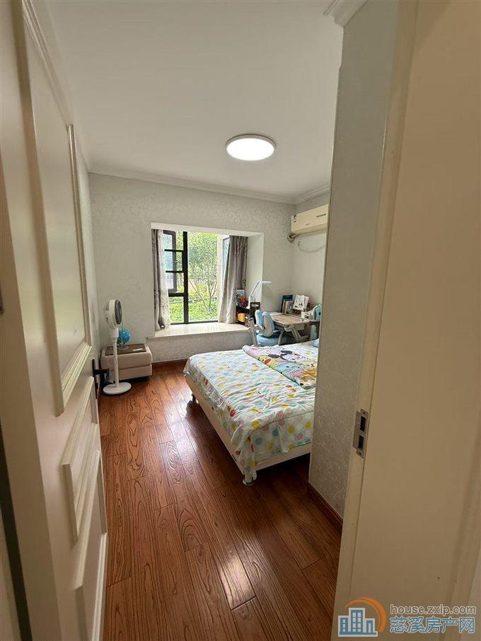 金仕华庭 139.87平 189万 精装