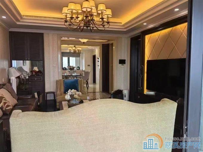 金地鸿悦高层169平精装修258万