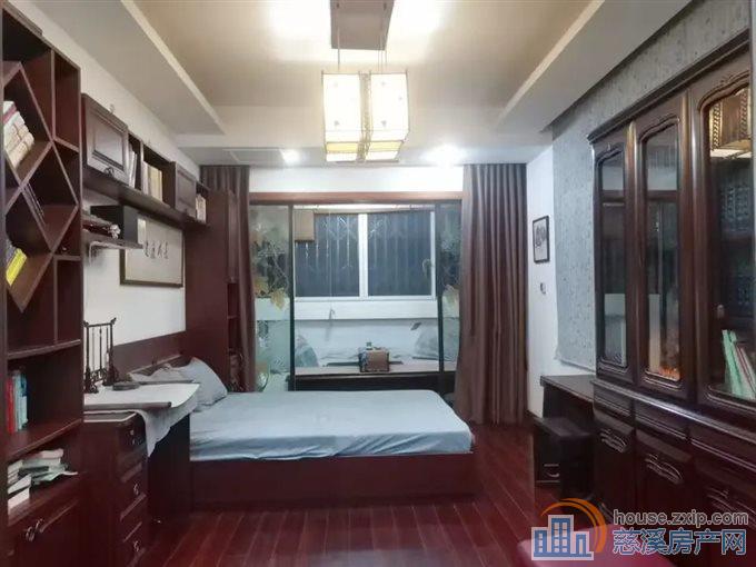 隆兴家园 精装修 低楼层 带大车库