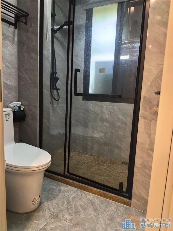 盛泰嘉苑 精装124平方148万边套