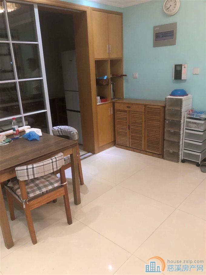 东兴苑二期一楼90平带车位储藏间精装