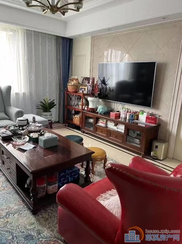 伊顿花园精装137平方