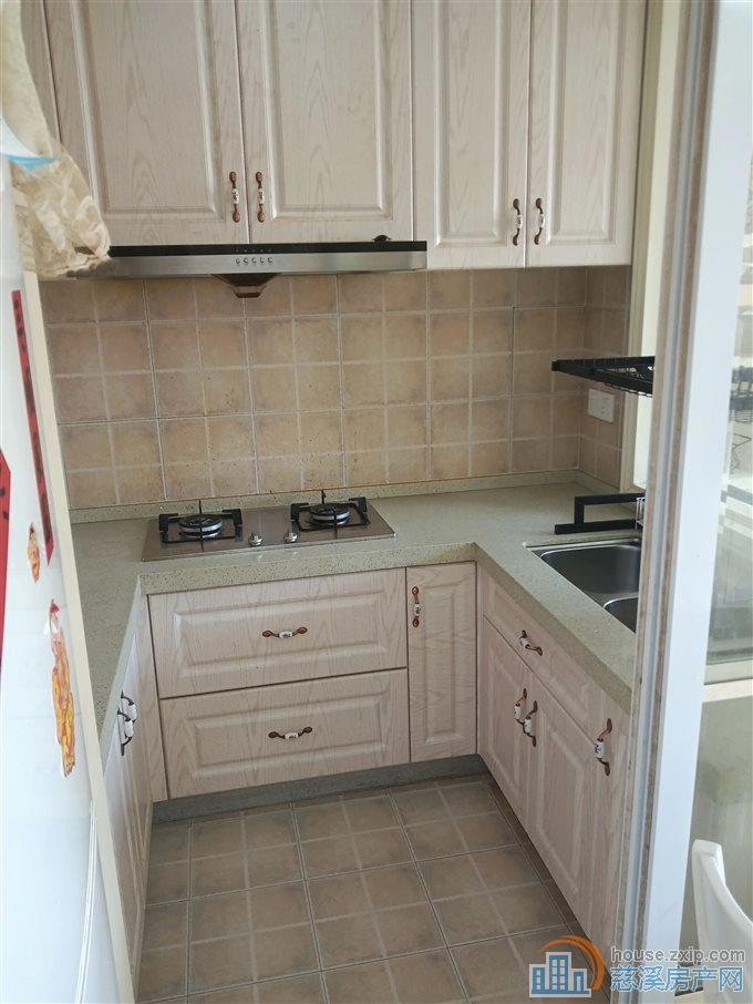 慈百苑67平65万精装修两居室