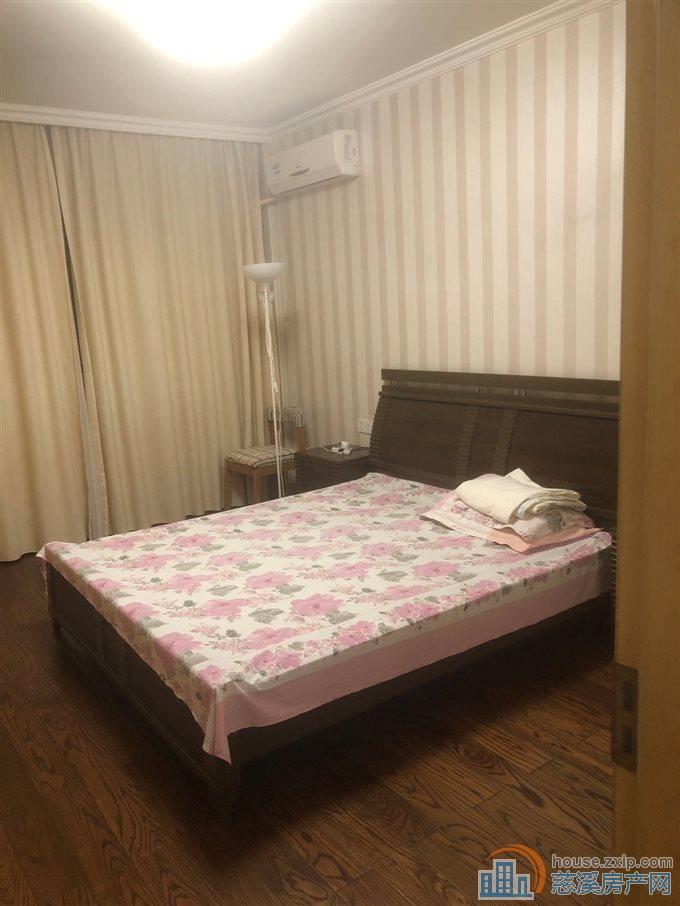 东兴苑二期一楼90平带车位储藏间精装