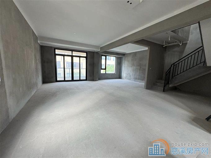 中交盛湖美庐上叠带一个大露台 双车位