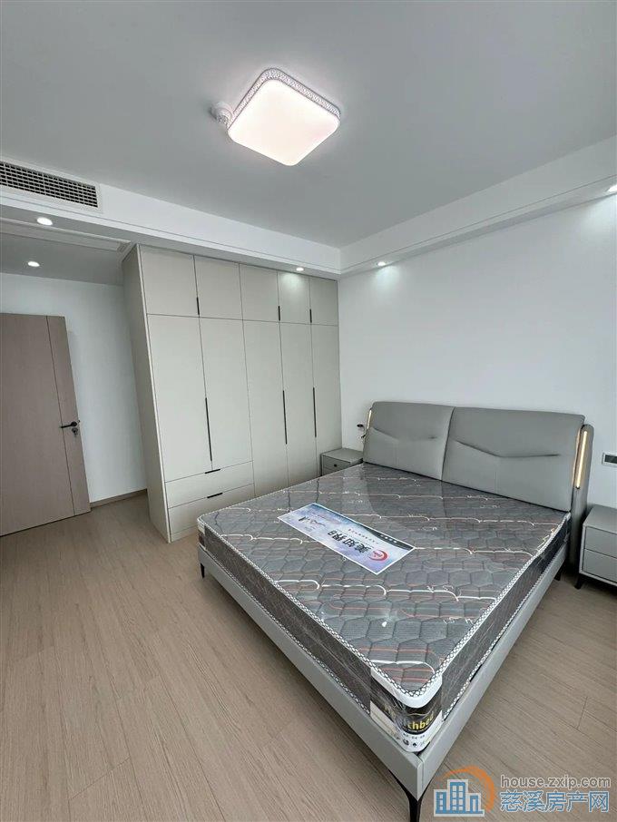 出租卓越湖樾云著花苑143平4500