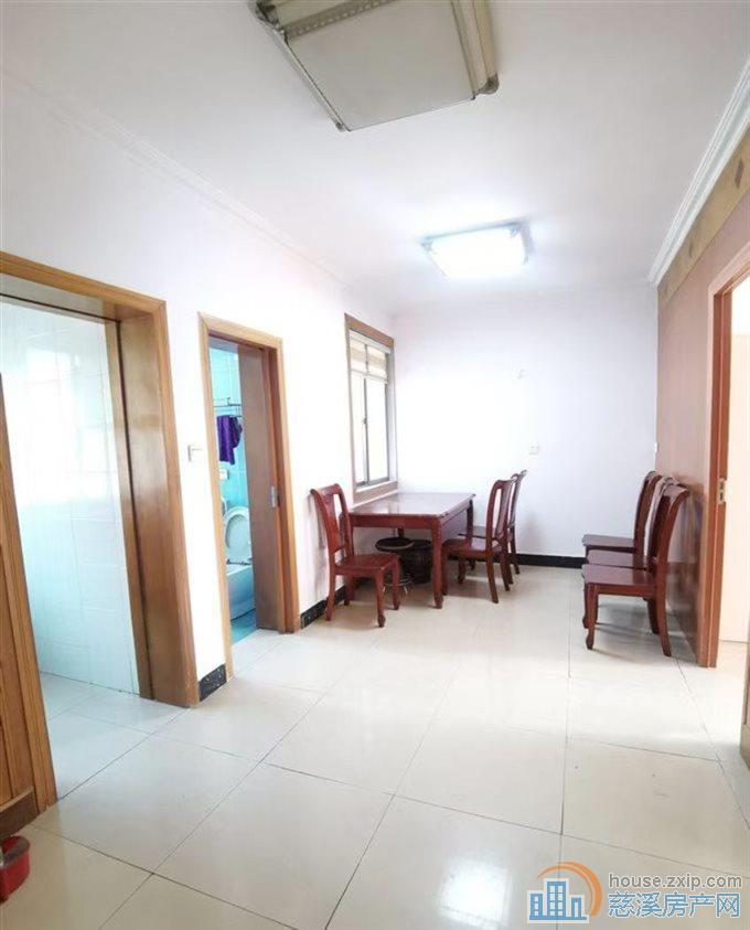 金山新村东区4楼60平+架空层精装56万