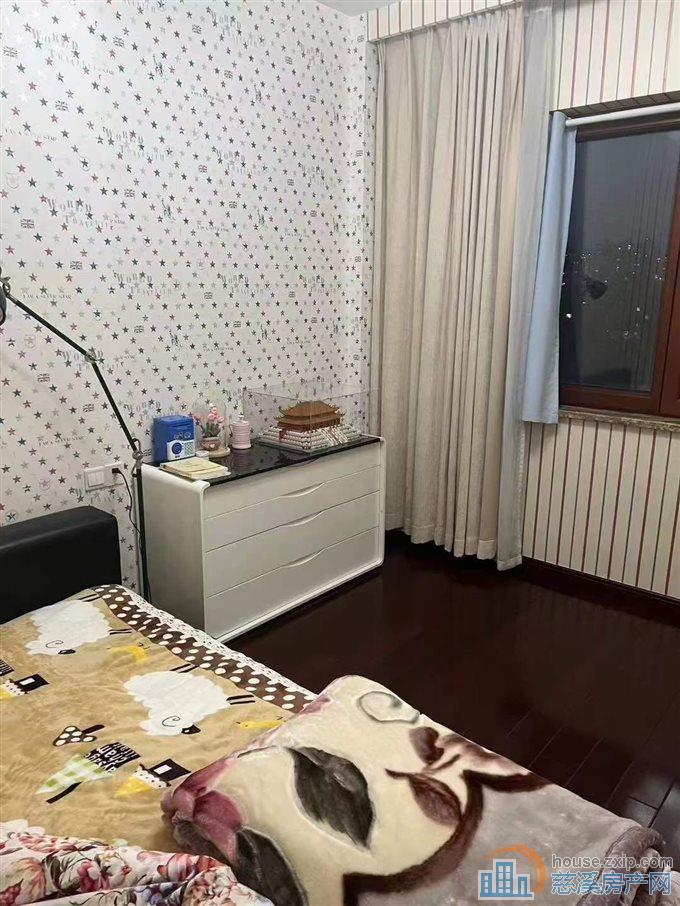 和润公寓好楼层三室两厅两卫精装车库