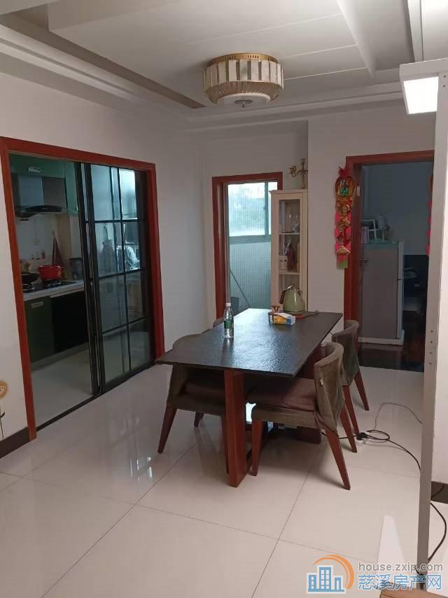 东方明珠恒温楼139平3室车位135万直