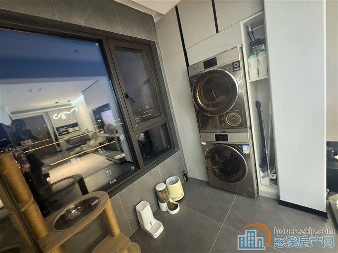 誉林府96平218万实验上林书包