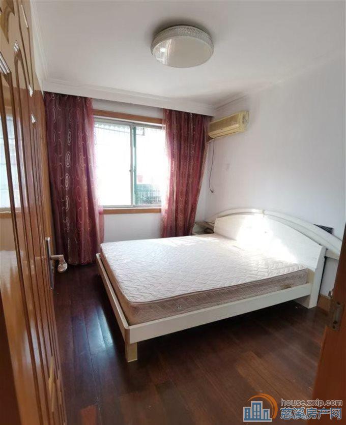 金山新村东区4楼60平+架空层精装56万