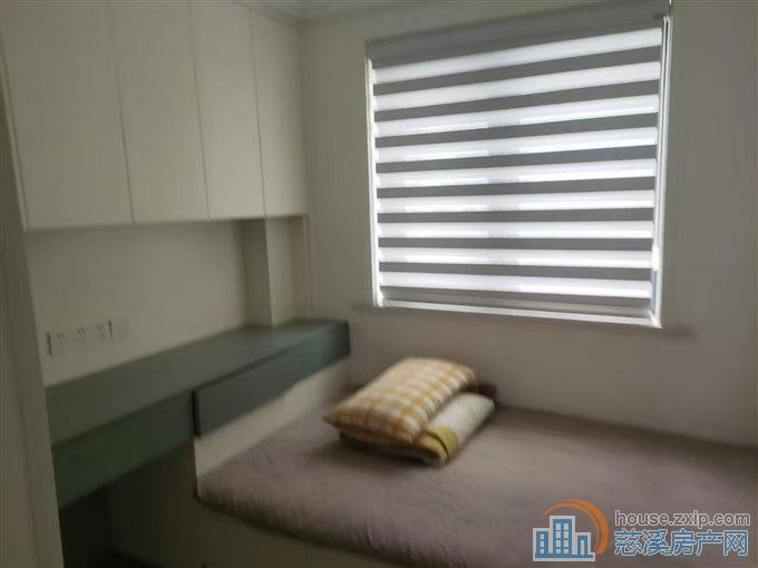 保利府院江南10楼126平婚装171万