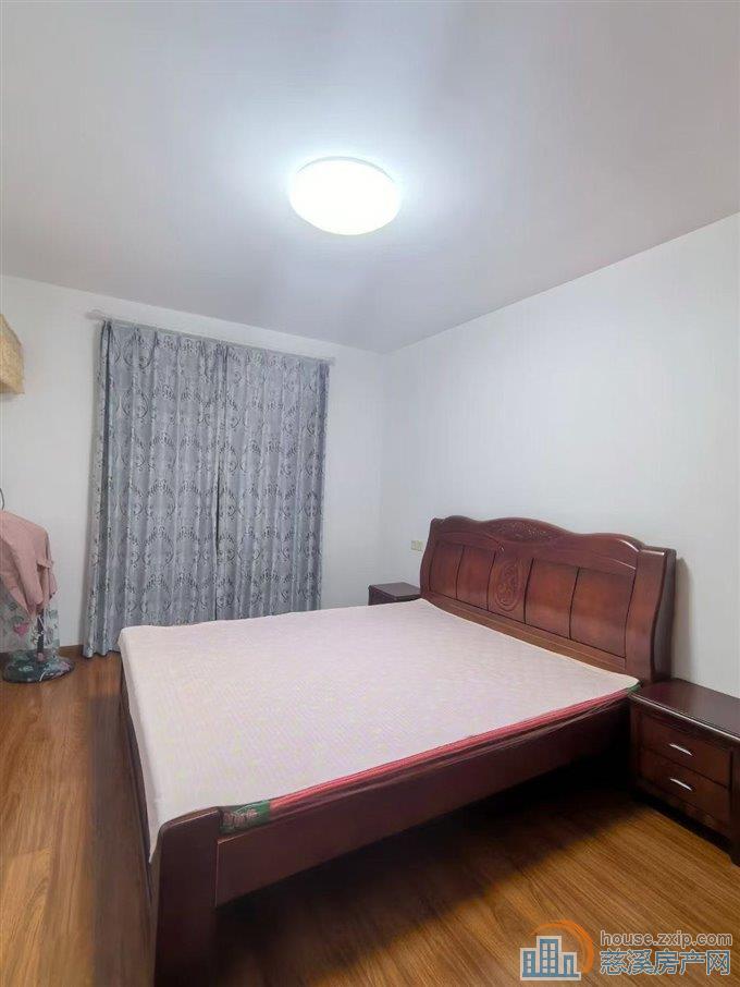 金山东区低楼层72平精装拎包入住