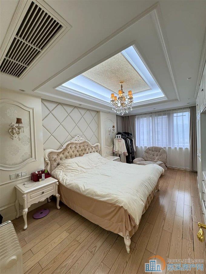 和润公寓134平151万送车库