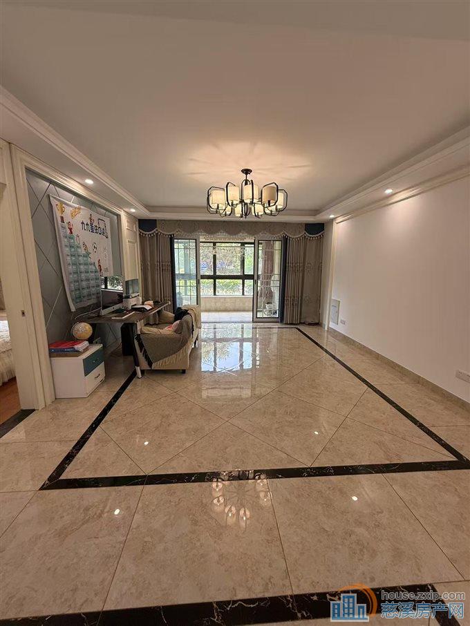 金仕华庭 139.87平 189万 精装