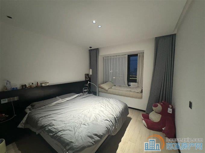 誉林府96平218万实验上林书包