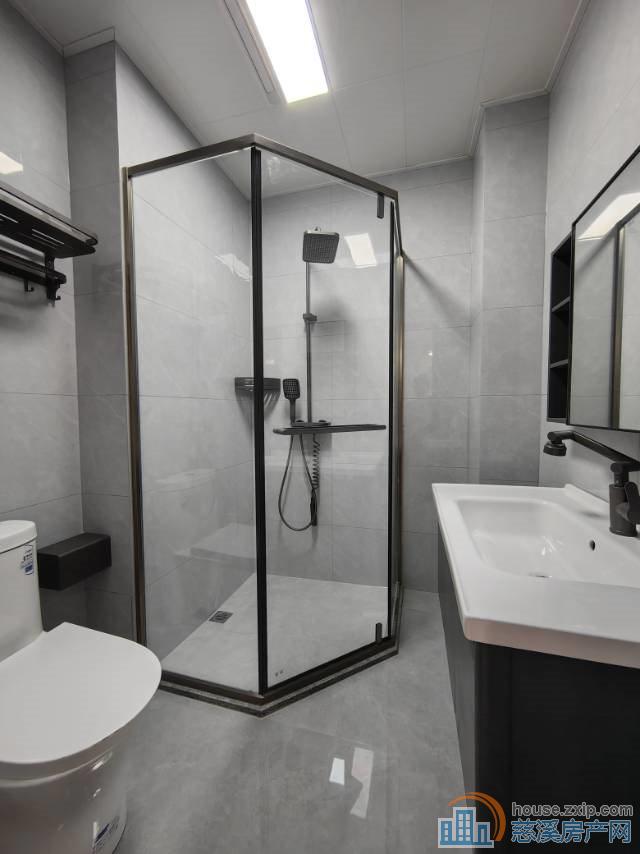 双和家苑 精装首次出租 月租金1900元