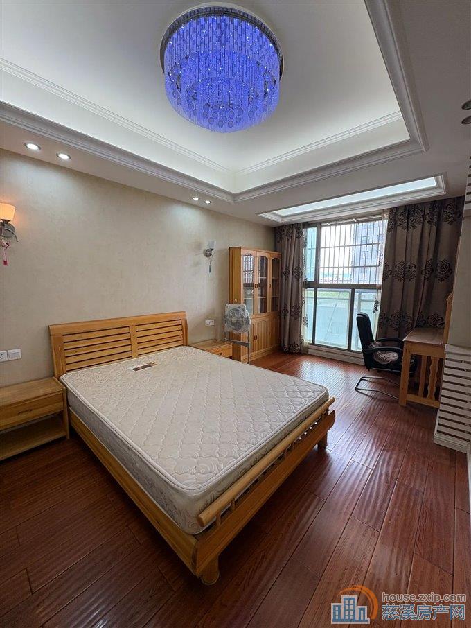 鸿都大厦 精装修 97平 106.6万