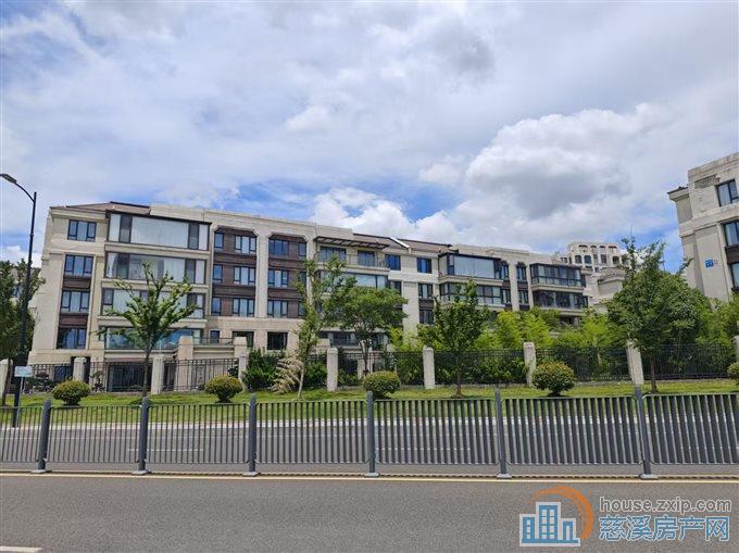 中海湖心半岛一复地下送花园送两个车位直接