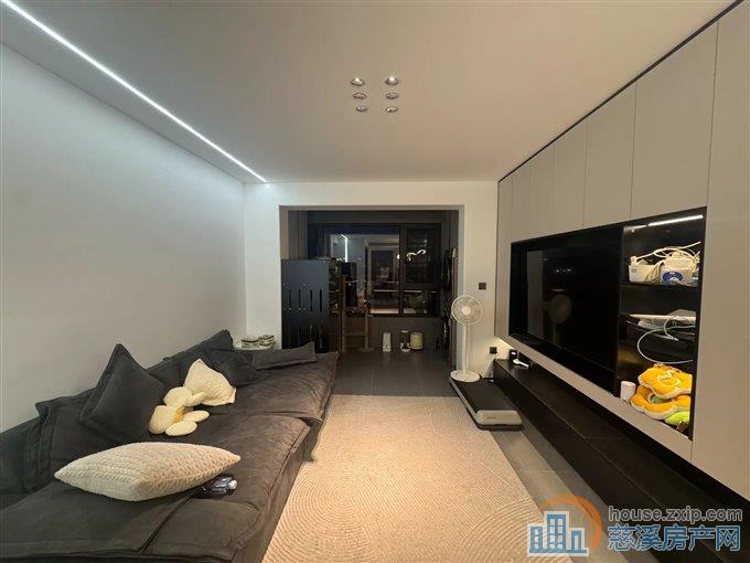 誉林府96平218万实验上林书包