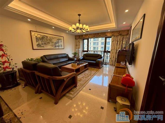 绿城玫瑰园好楼层165平+车位精装