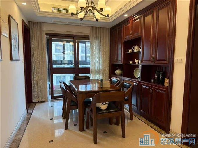 绿城玫瑰园好楼层165平+车位精装