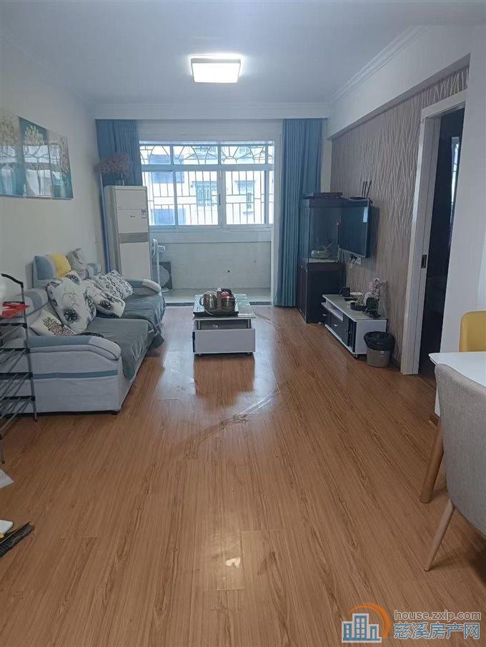 金山东区3楼现代装修69平架空层