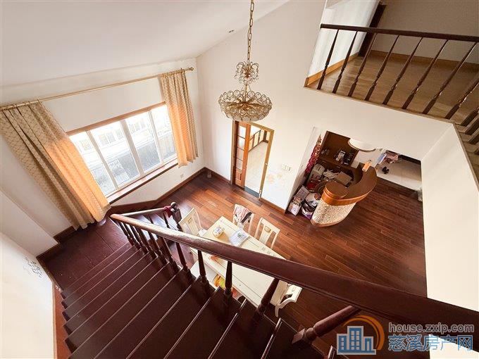 华泰苑 258平 152万 顶复 送阁楼