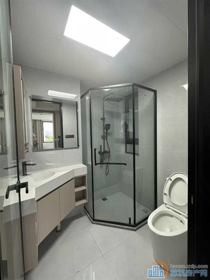 紫阙台3室2厅2卫全新精装修直接房源钥匙