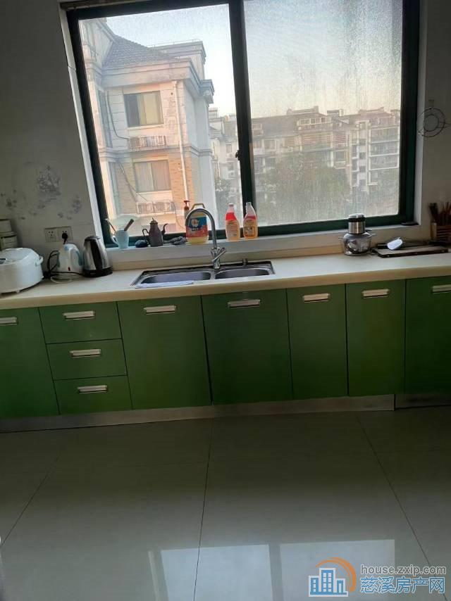 胜地名苑中楼层150平精装112万