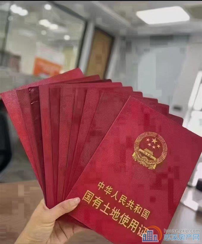 青樾府两个车位出售15万一个免中介费