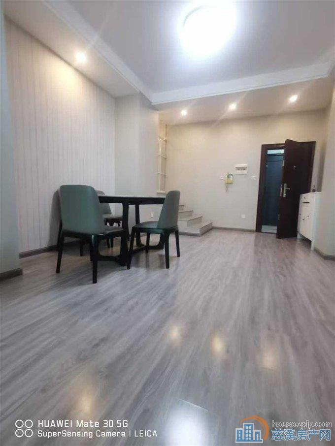 高丰家园精装修单身公寓1600直接钥匙在