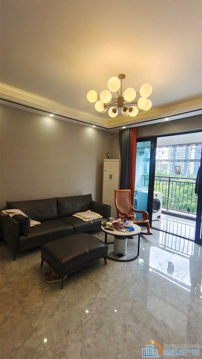 锦尚府128平235万带车位中间楼层