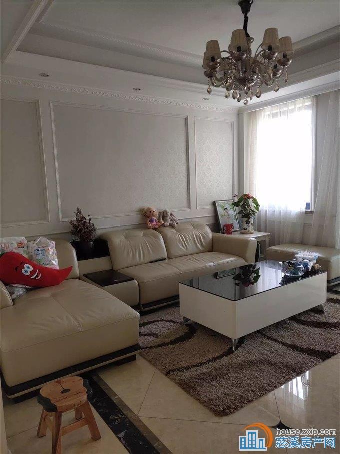 银桂苑129平精装三房两卫带车位168万