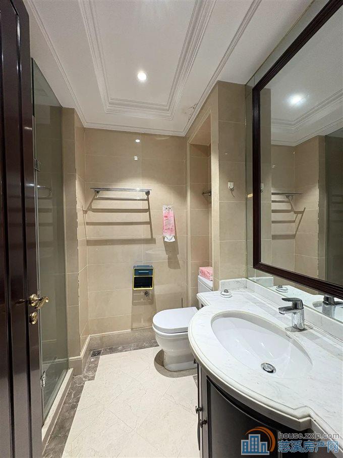 文化商务区，金地鸿悦240平豪装33万