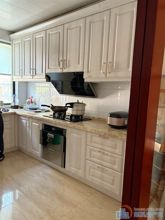 兴隆苑  三通三  精装修