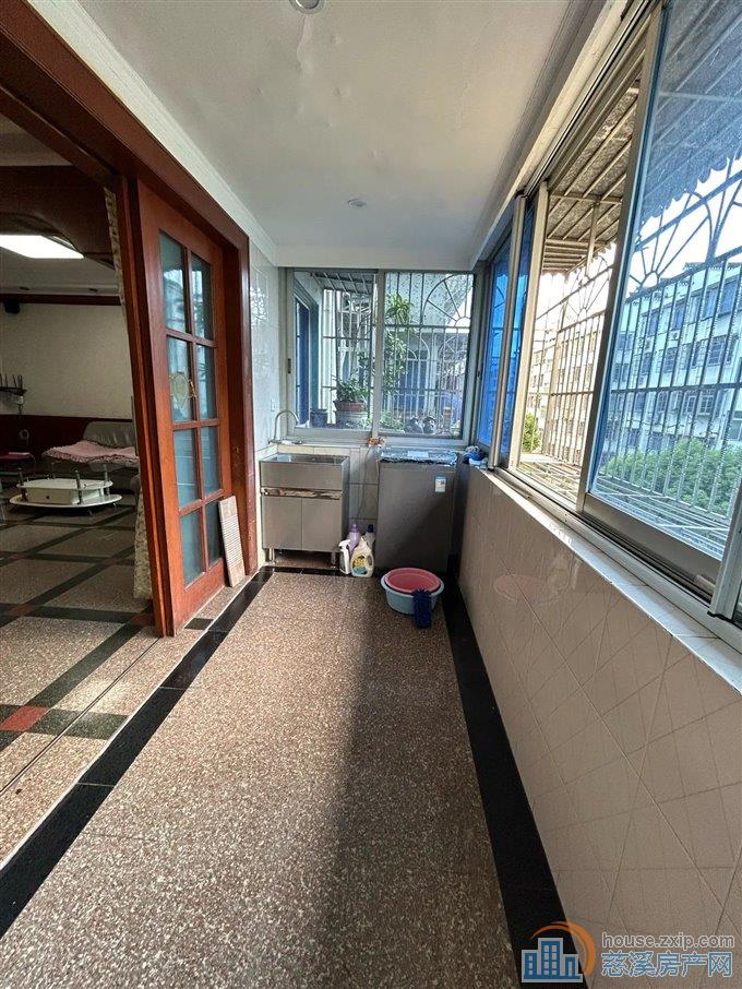 孙塘新村115平108万带车库保养好